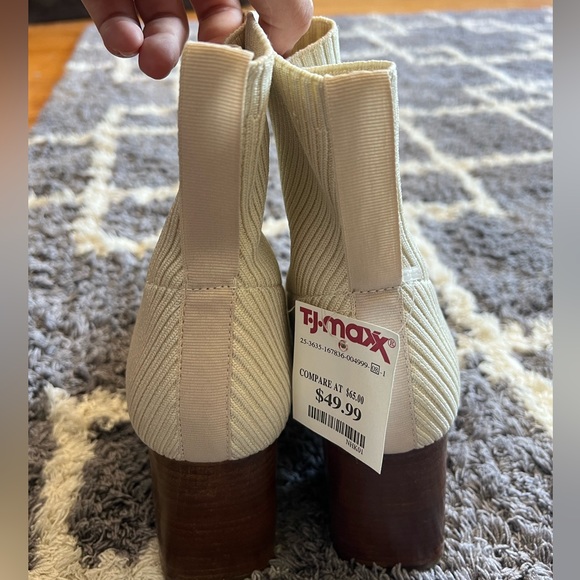 Beige sock bootie for fall! - Picture 2 of 4